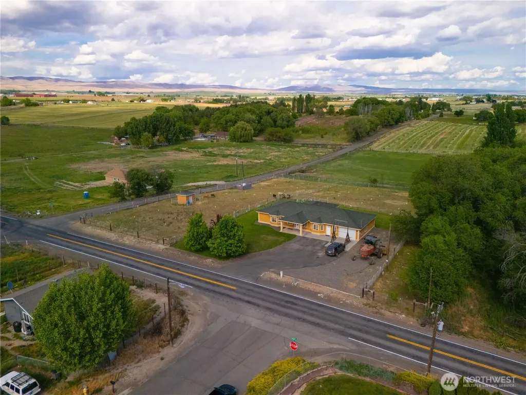 1811 Beam Road Granger WA 98932