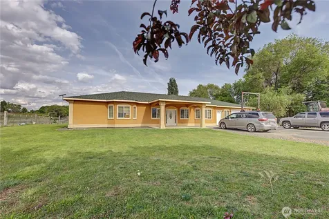 1811 Beam Road Granger WA 98932