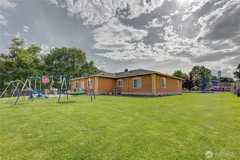 1811 Beam Road Granger WA 98932
