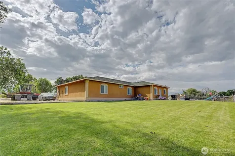 1811 Beam Road Granger WA 98932