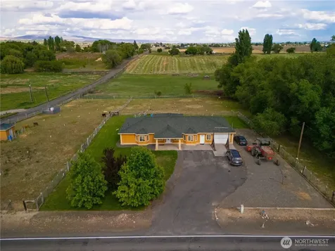 1811 Beam Road Granger WA 98932