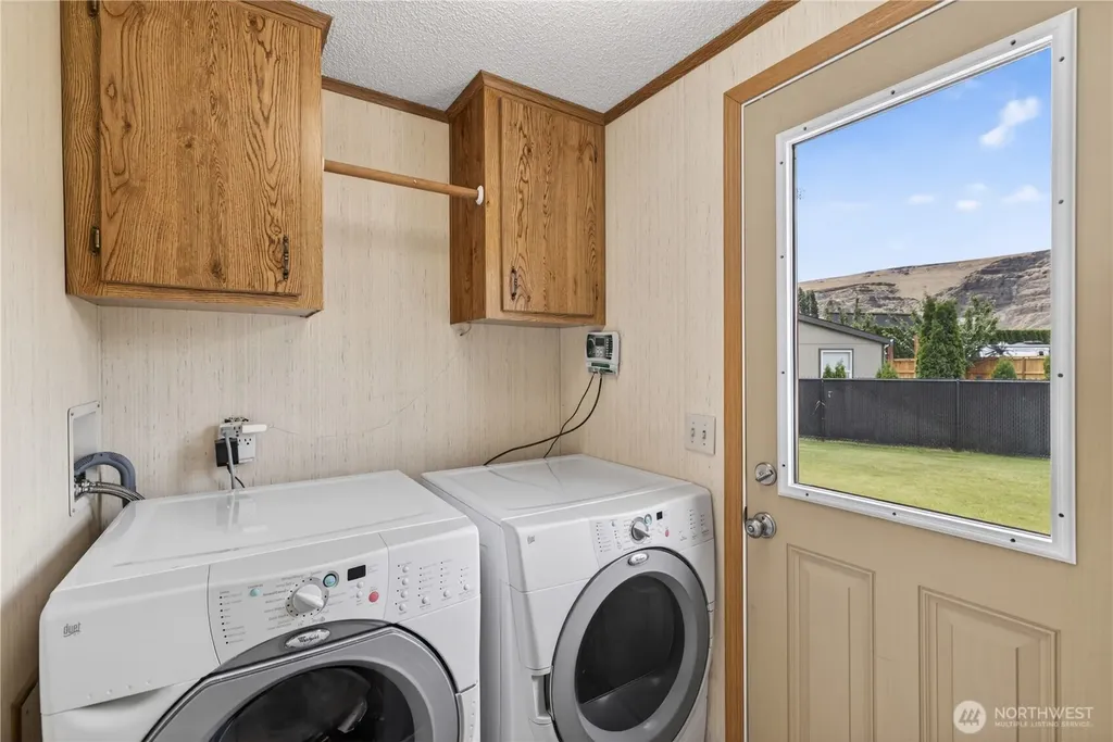 898 Hunter Avenue SW Quincy WA 98848