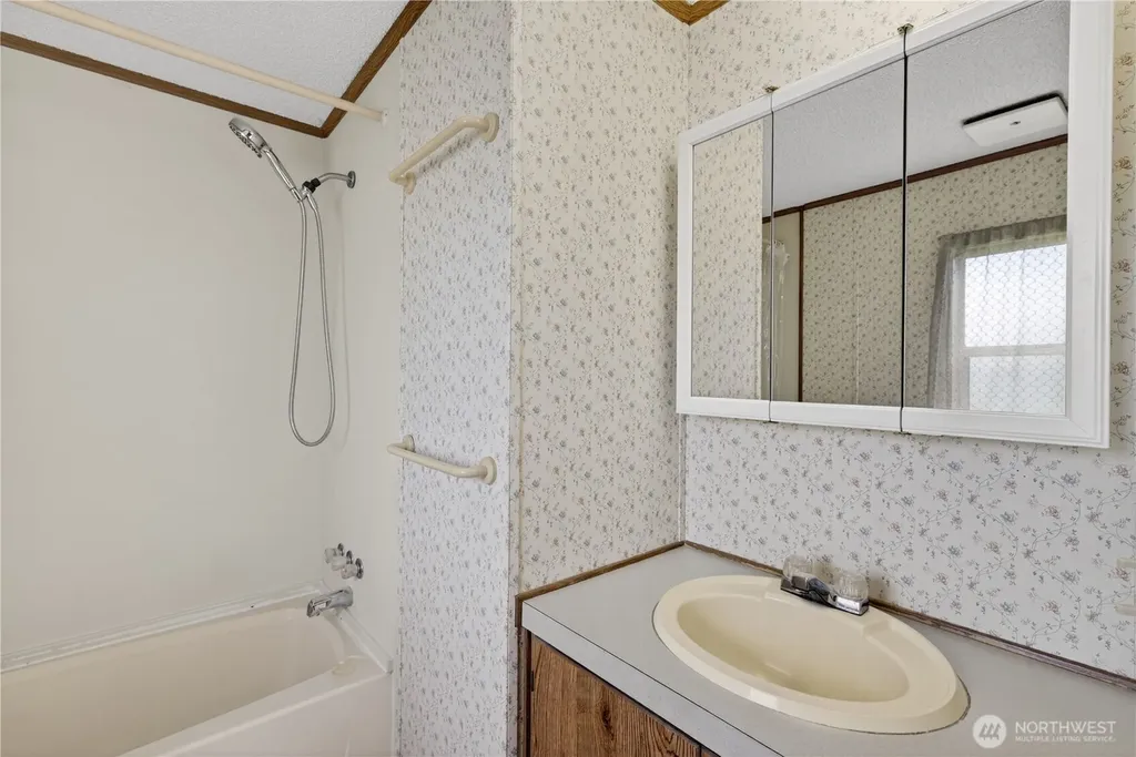 898 Hunter Avenue SW Quincy WA 98848