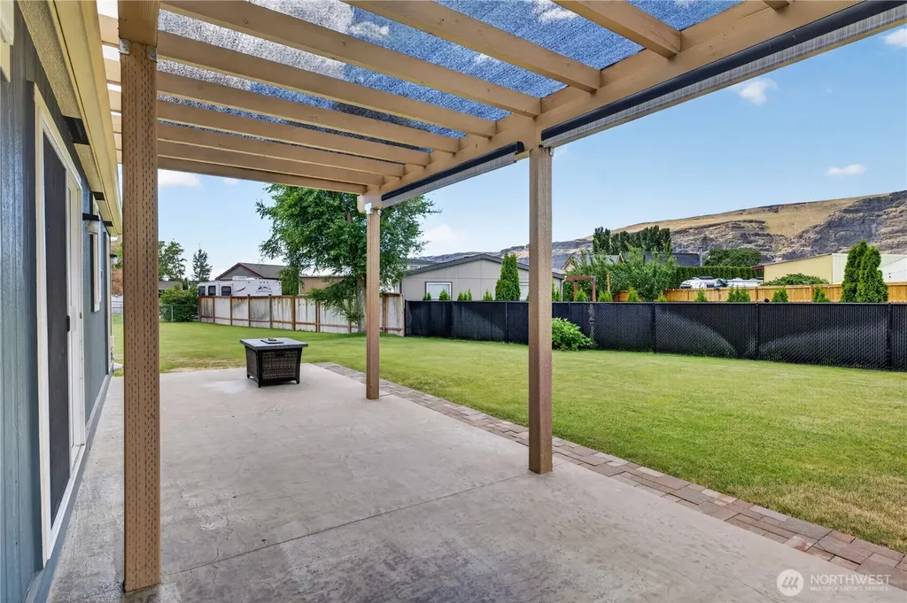 898 Hunter Avenue SW Quincy WA 98848