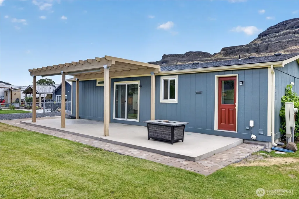 898 Hunter Avenue SW Quincy WA 98848