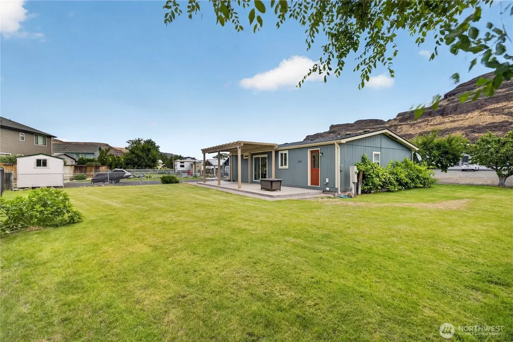 898 Hunter Avenue SW Quincy WA 98848