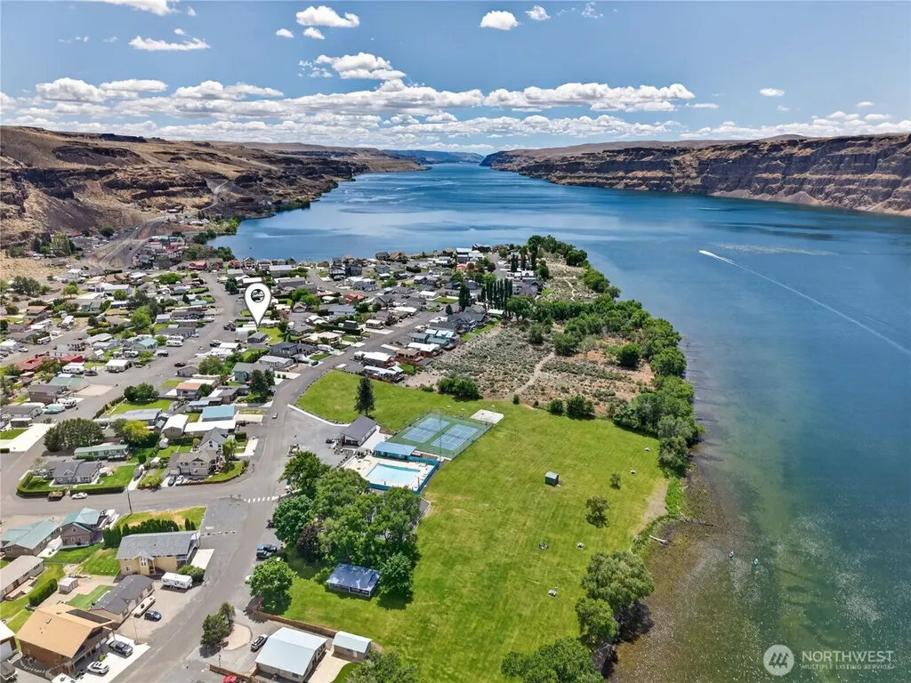 898 Hunter Avenue SW Quincy WA 98848