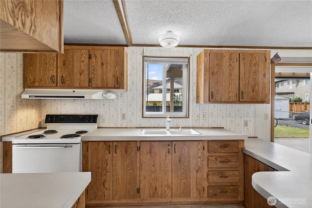 898 Hunter Avenue SW Quincy WA 98848