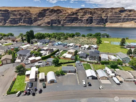 898 Hunter Avenue SW Quincy WA 98848