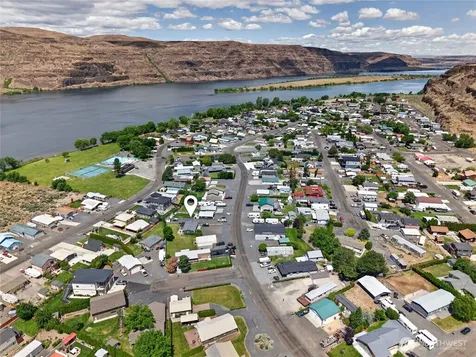 898 Hunter Avenue SW Quincy WA 98848