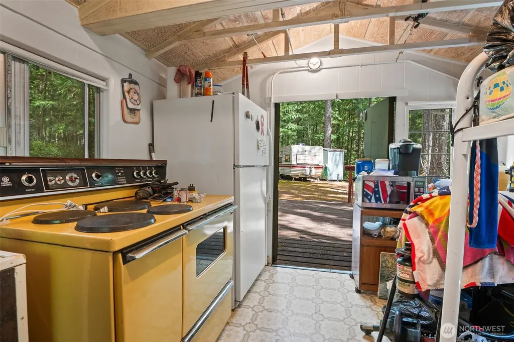 20 N Mount Jupiter Court Hoodsport WA 98548