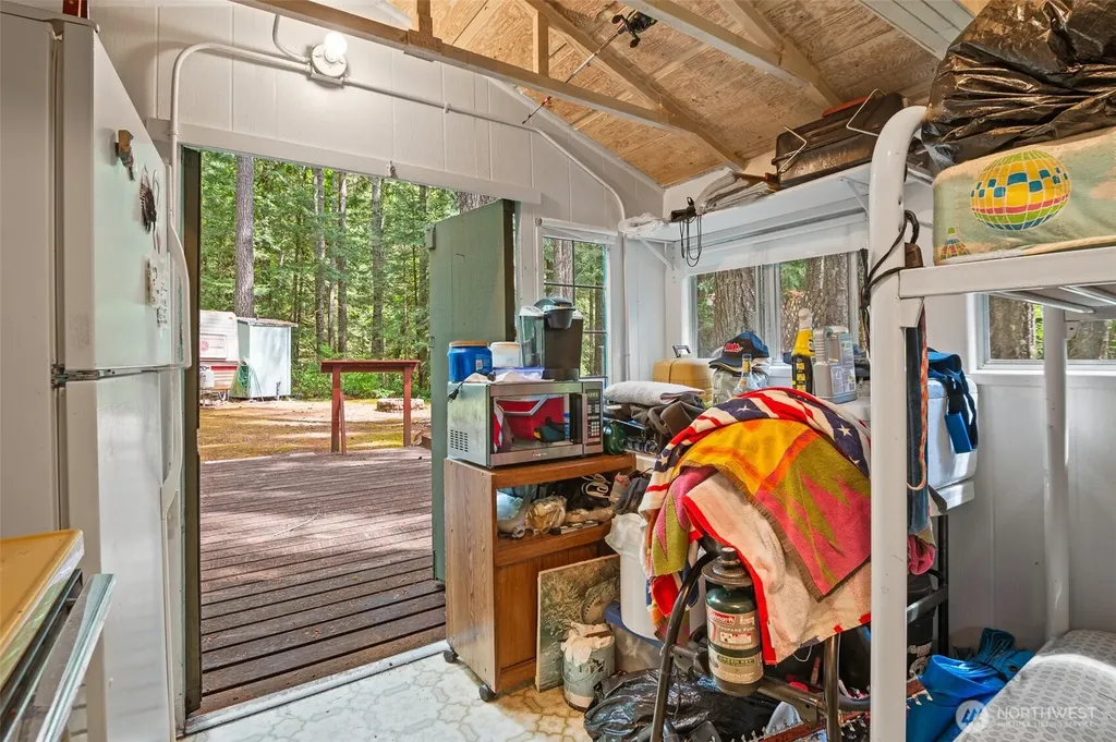 20 N Mount Jupiter Court Hoodsport WA 98548