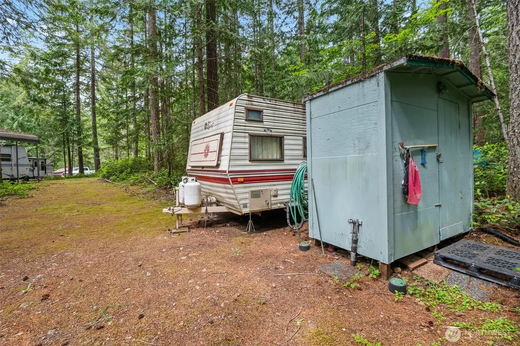 20 N Mount Jupiter Court Hoodsport WA 98548