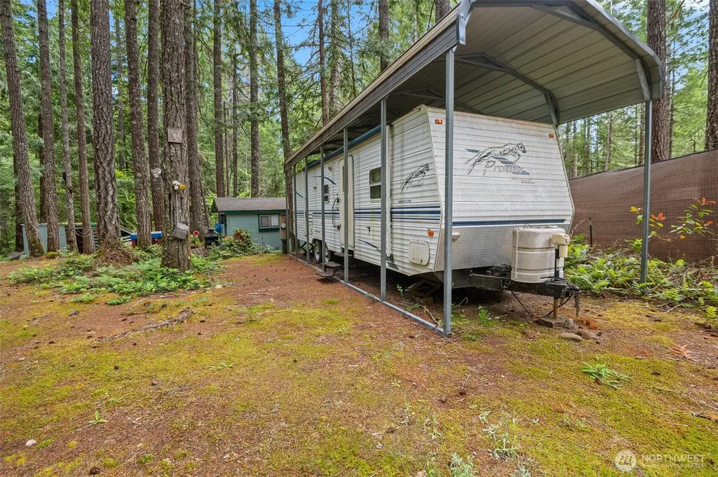 20 N Mount Jupiter Court Hoodsport WA 98548