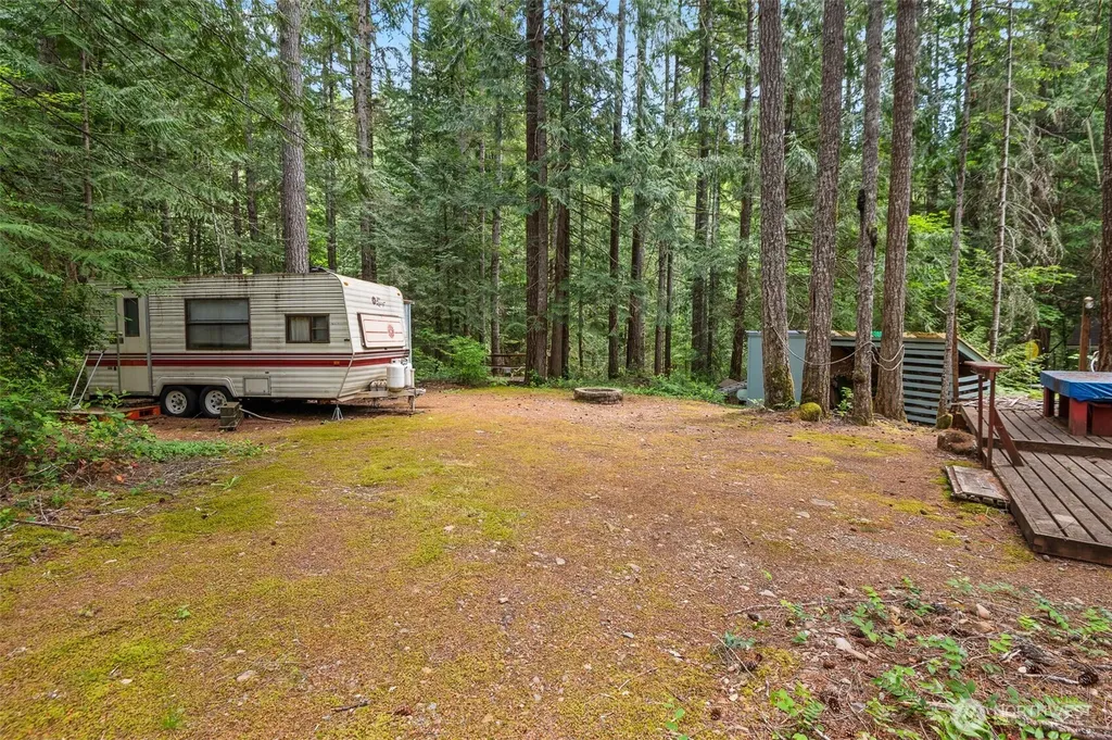 20 N Mount Jupiter Court Hoodsport WA 98548