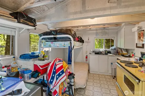20 N Mount Jupiter Court Hoodsport WA 98548