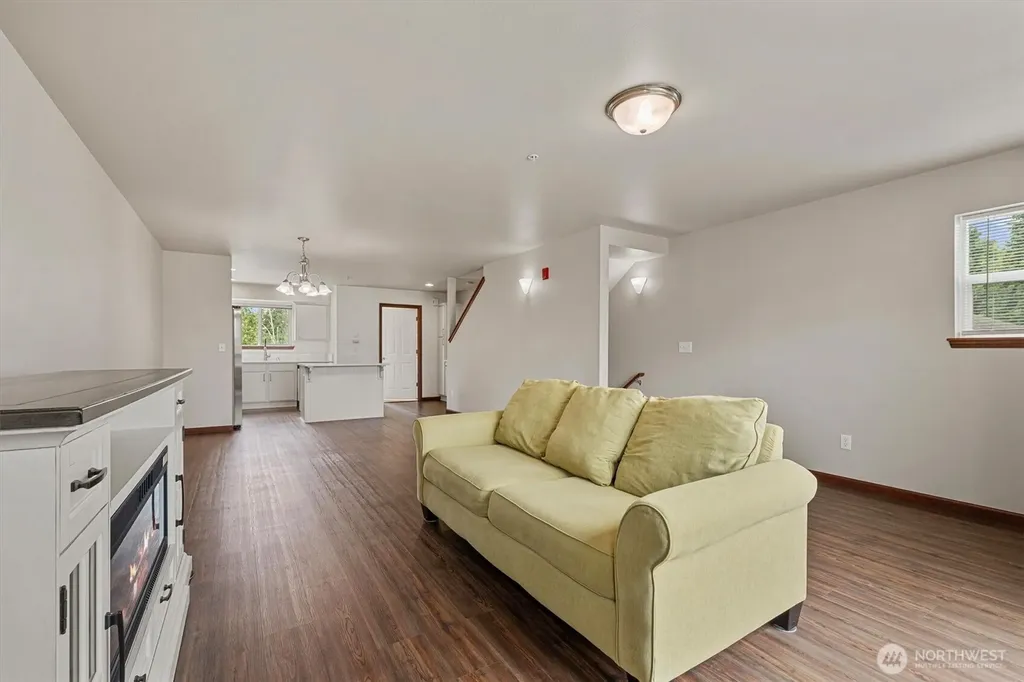 527 Neff Circle Burlington WA 98233
