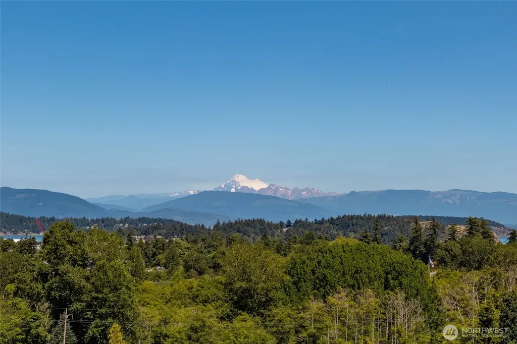 4903 Portalis Way Anacortes WA 98221