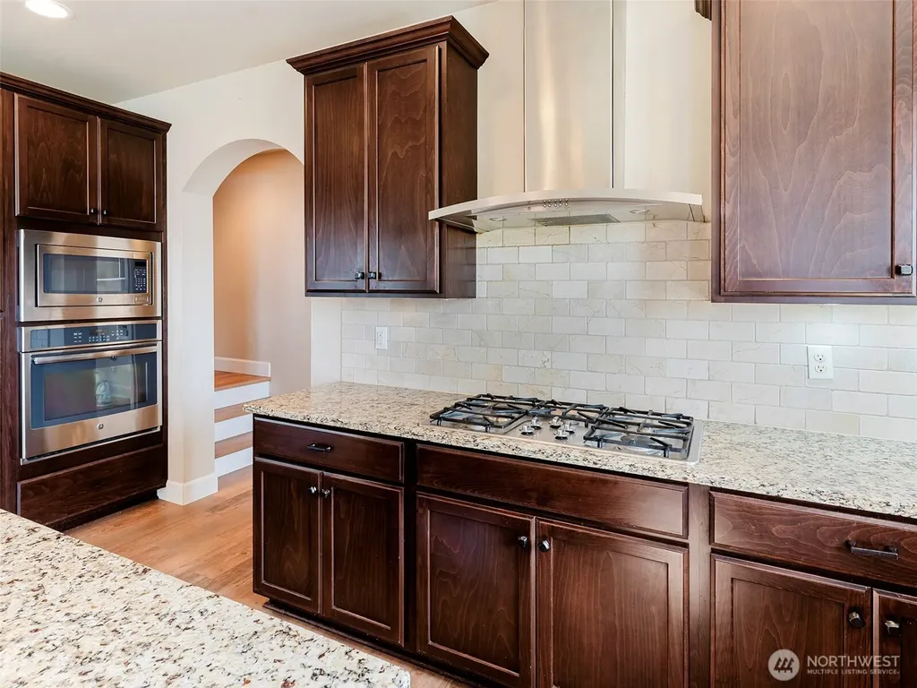 1424 40th Street SE Puyallup WA 98372
