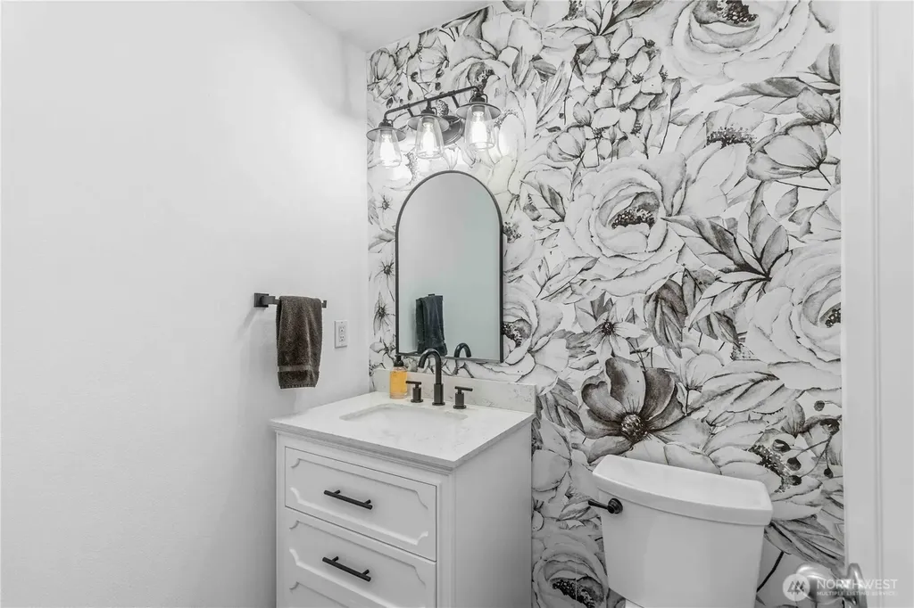 208 Salmonberry Lane Longview WA 98632