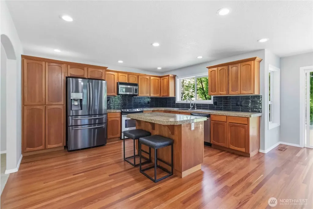 208 Salmonberry Lane Longview WA 98632