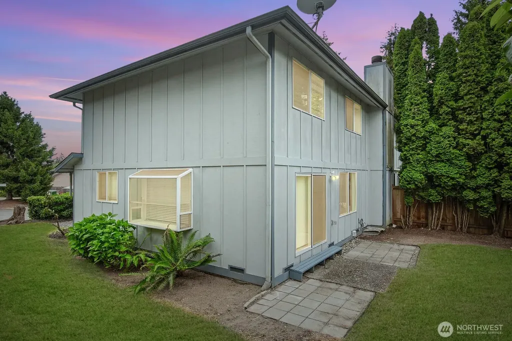 20322 33rd Avenue W Lynnwood WA 98036