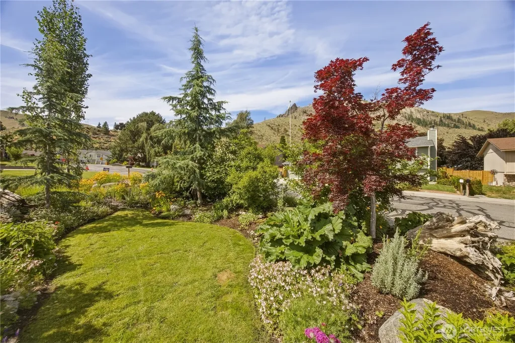1423 Seneca Street Wenatchee WA 98801