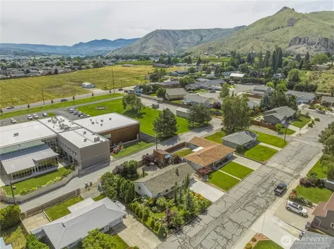1423 Seneca Street Wenatchee WA 98801