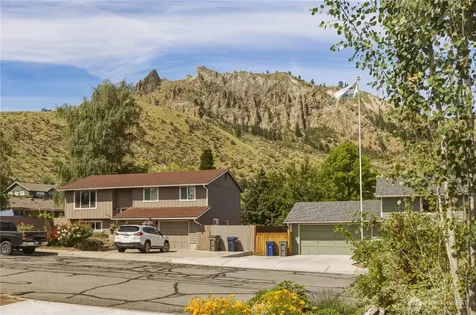 1423 Seneca Street Wenatchee WA 98801
