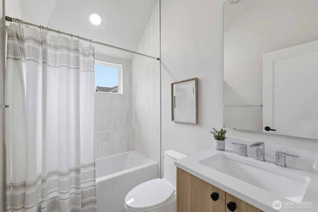 1409 29th Avenue Seattle WA 98122