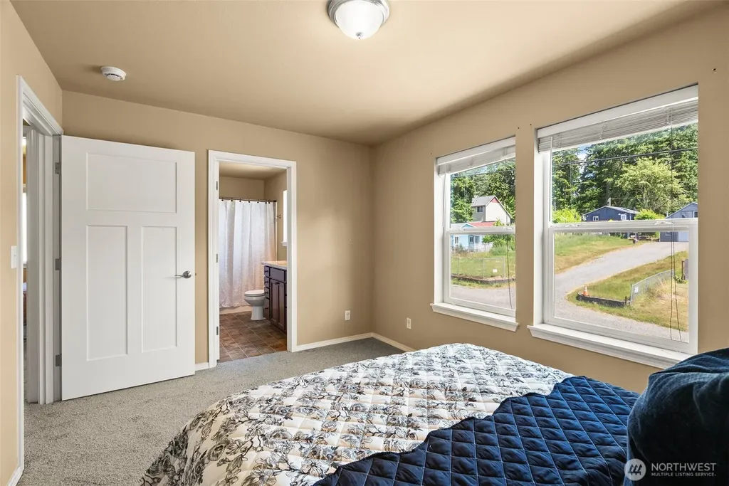 5091 May Street NW Bremerton WA 98311