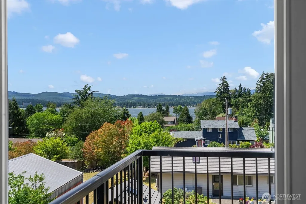 5091 May Street NW Bremerton WA 98311