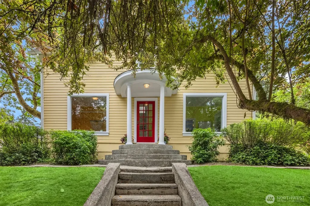 8395 NE Oddfellows Bainbridge Island WA 98110