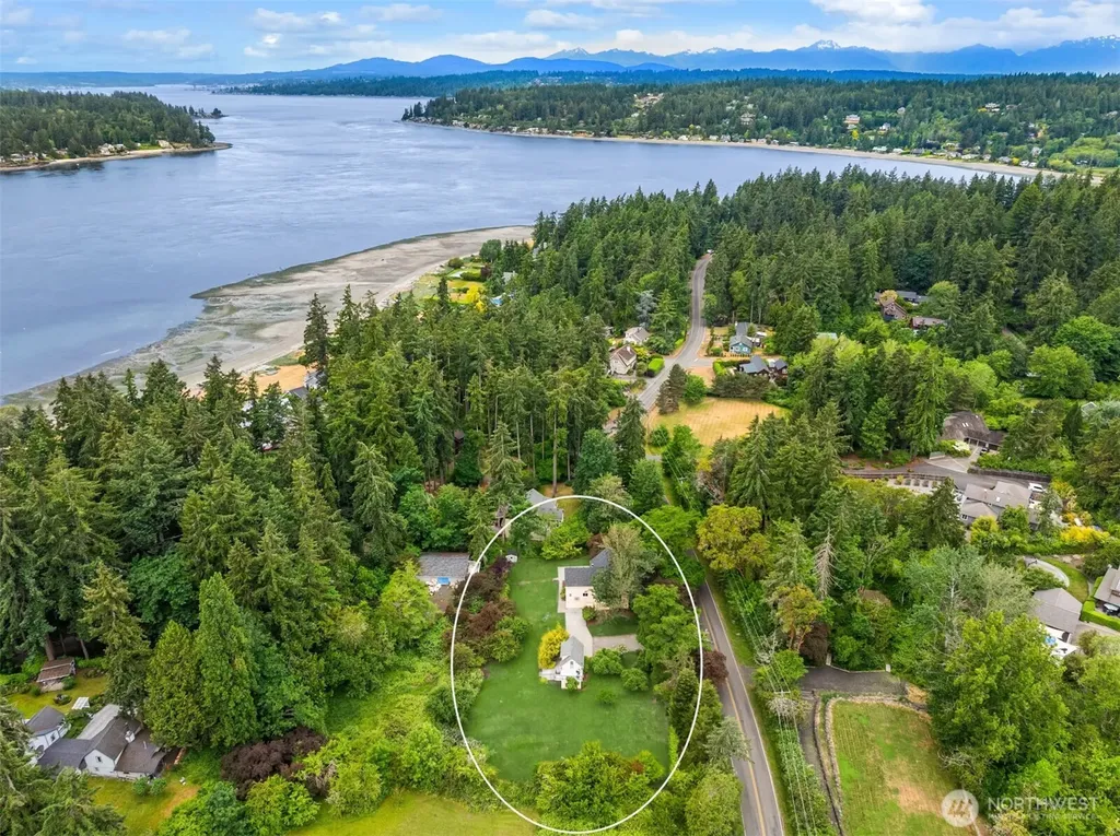 8395 NE Oddfellows Bainbridge Island WA 98110