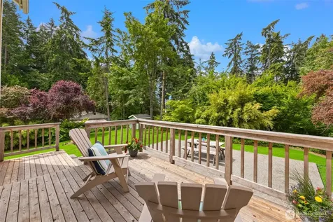 8395 NE Oddfellows Bainbridge Island WA 98110