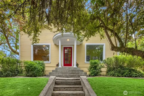 8395 NE Oddfellows Bainbridge Island WA 98110