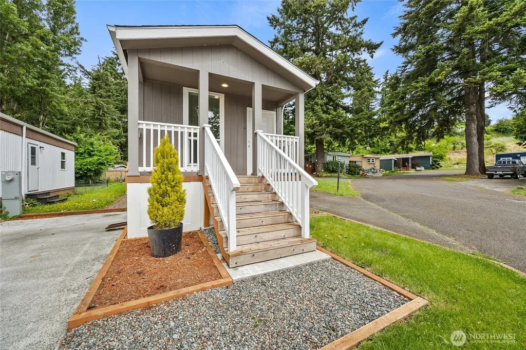 507 131st Street E Tacoma WA 98445