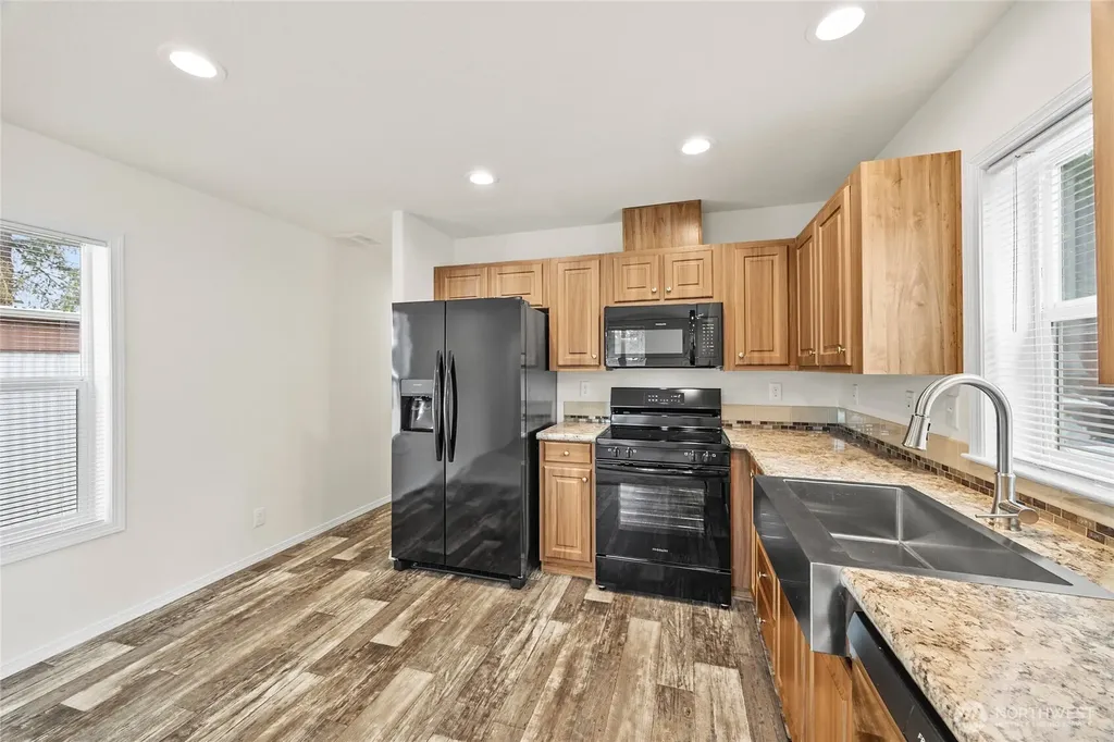 507 131st Street E Tacoma WA 98445