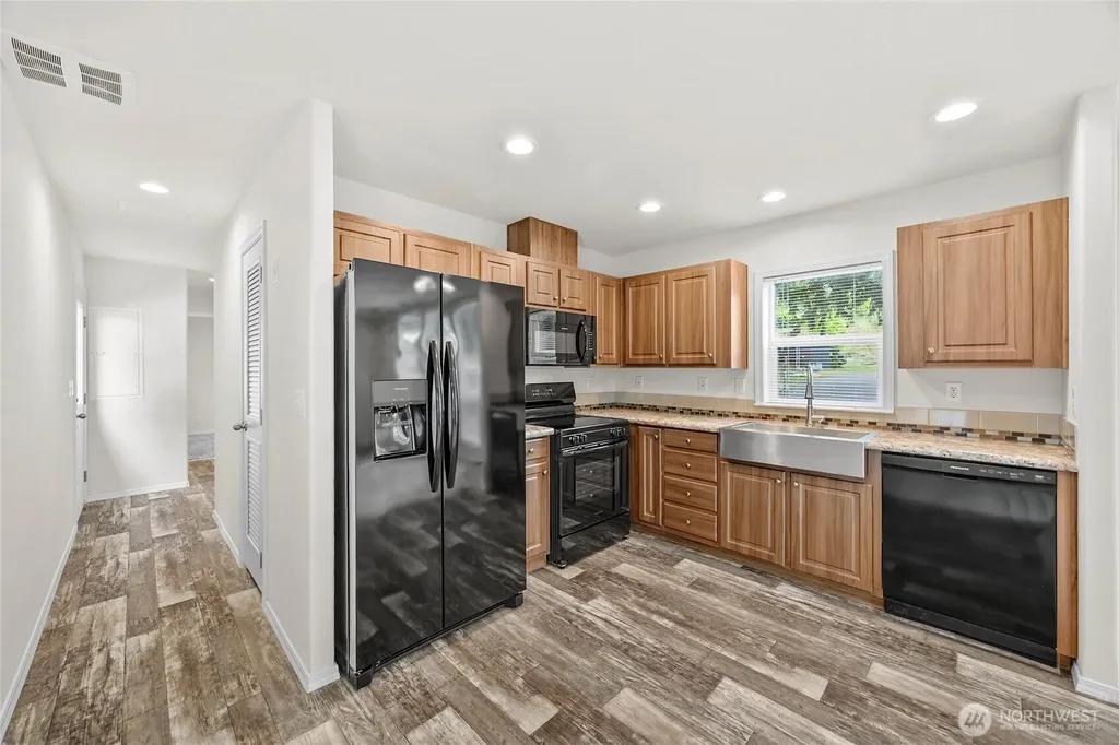 507 131st Street E Tacoma WA 98445