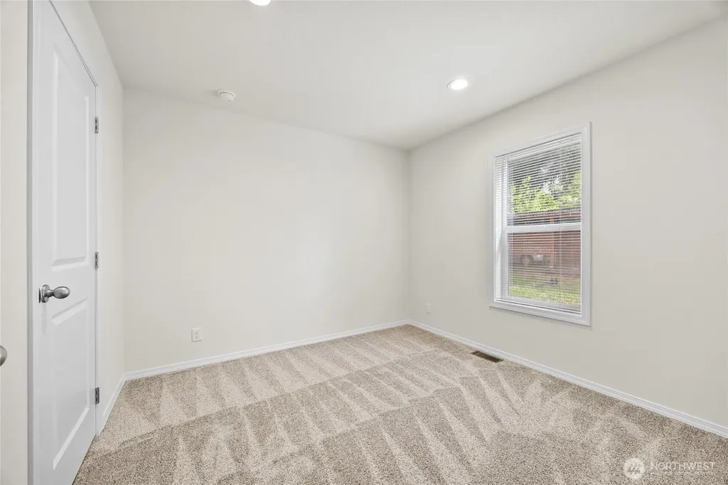507 131st Street E Tacoma WA 98445