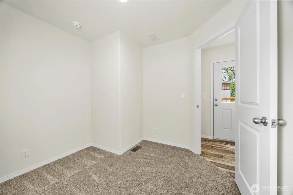 507 131st Street E Tacoma WA 98445