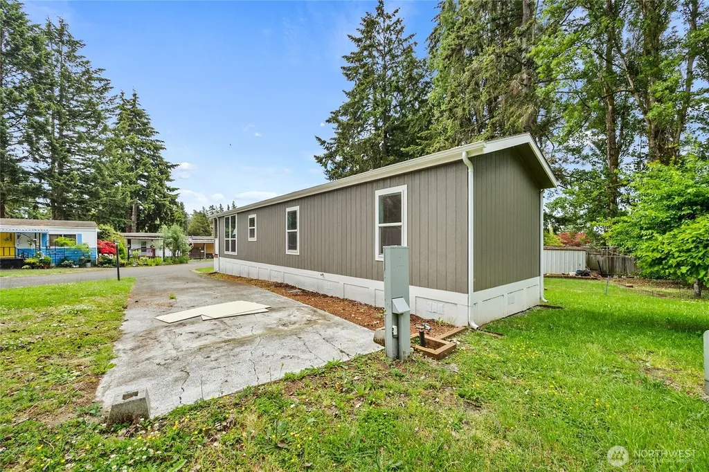 507 131st Street E Tacoma WA 98445