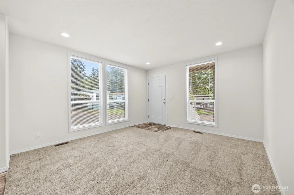 507 131st Street E Tacoma WA 98445