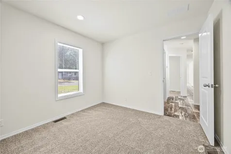 507 131st Street E Tacoma WA 98445