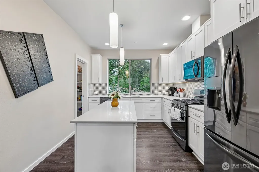 6867 NE 170th Street Kenmore WA 98028