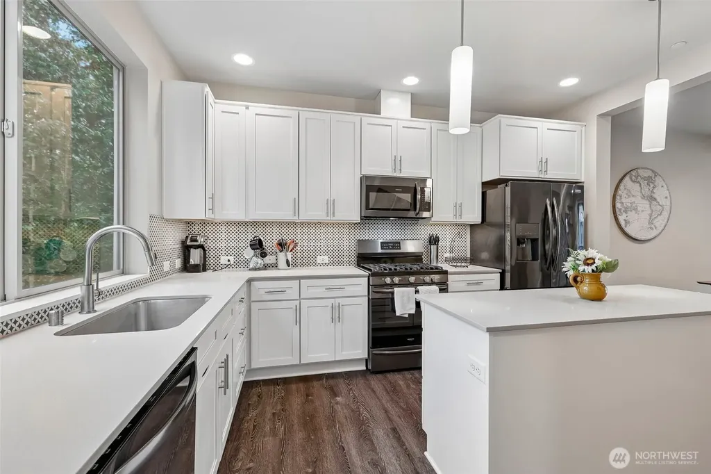 6867 NE 170th Street Kenmore WA 98028