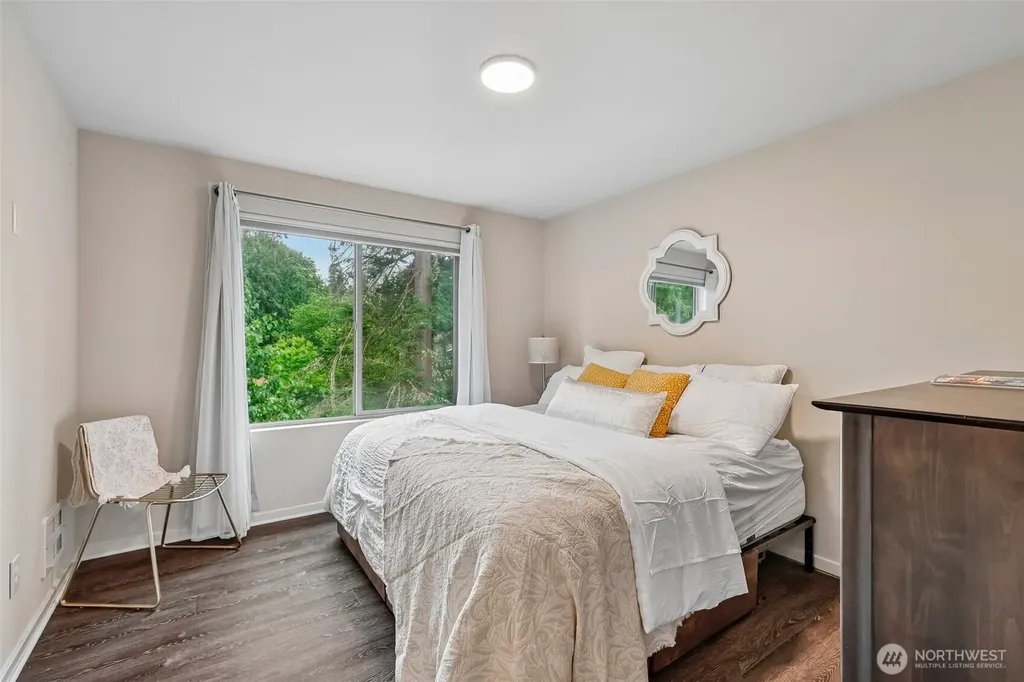 6867 NE 170th Street Kenmore WA 98028