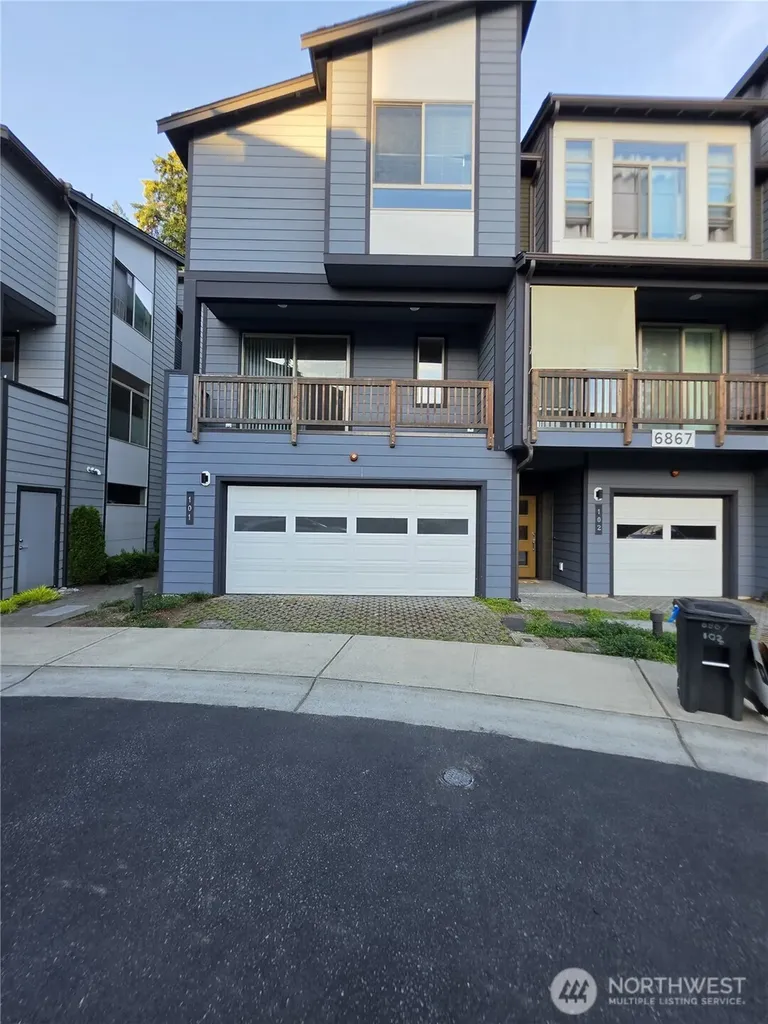 6867 NE 170th Street Kenmore WA 98028