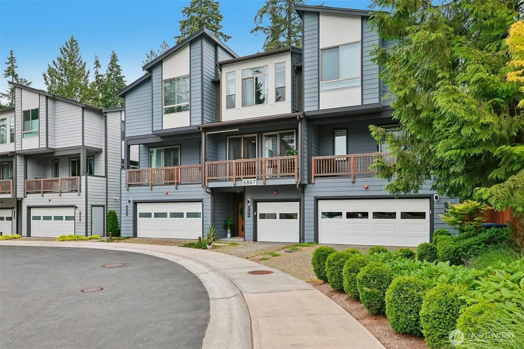 6867 NE 170th Street Kenmore WA 98028