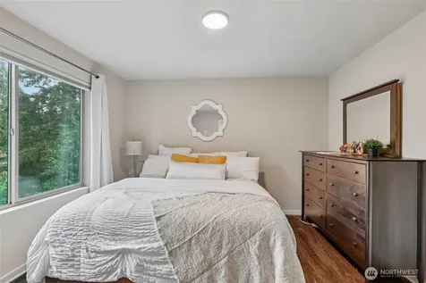6867 NE 170th Street Kenmore WA 98028